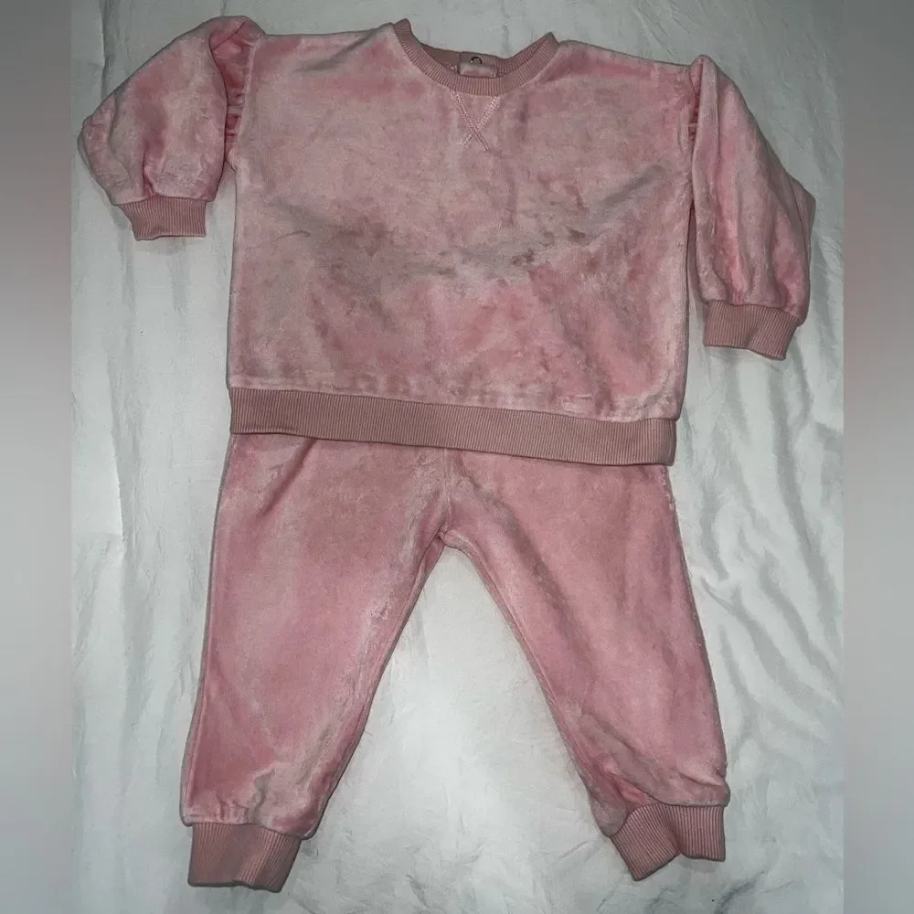 BLOOMIE’S BABY VELOUR OUTFIT 6/12M